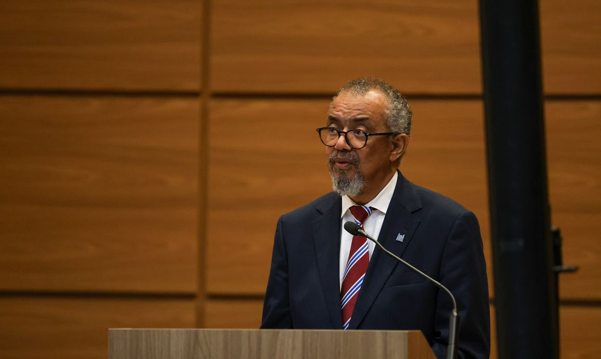 Ebola: diretor da OMS aponta baixo risco mundial e detalha combate na África