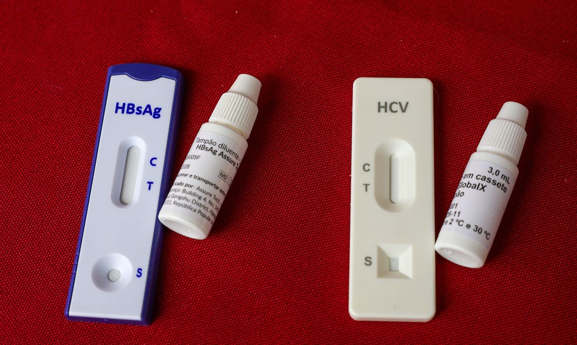 Hepatites virais: Julho Amarelo destaca urgência na prevenção e diagnóstico precoce