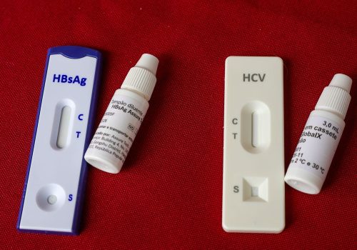 Hepatites virais: Julho Amarelo destaca urgência na prevenção e diagnóstico precoce