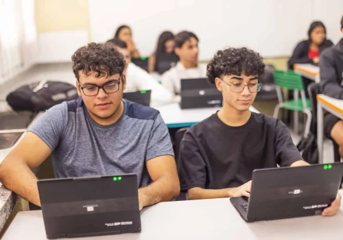 São Paulo tem 2.631 oportunidades de estágio remunerado para alunos do Ensino Médio Técnico